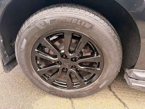 2016 Nissan Pathfinder SV