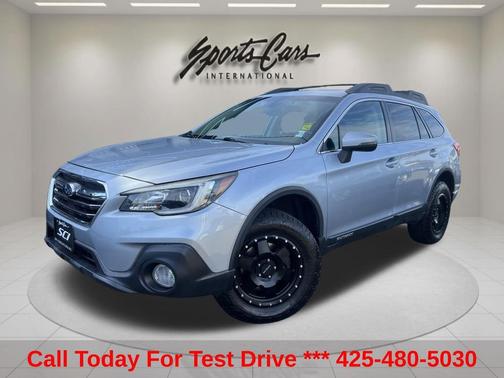 Ice Silver Metallic 2018 Subaru Outback 2.5i Premium