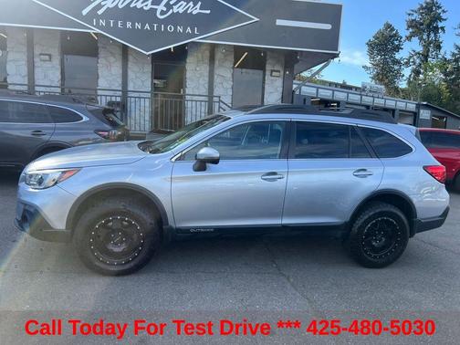 Ice Silver Metallic 2018 Subaru Outback 2.5i Premium