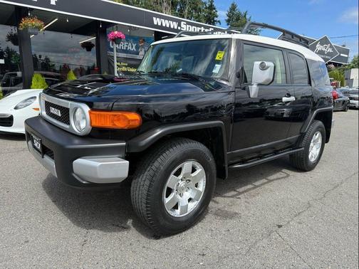 2014 Toyota FJ Cruiser Base
