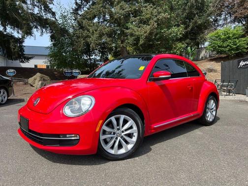 Tornado Red 2015 Volkswagen Beetle DSG 2.0L TDI w/Sun/Sound/Nav