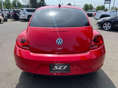 Tornado Red 2015 Volkswagen Beetle DSG 2.0L TDI w/Sun/Sound/Nav