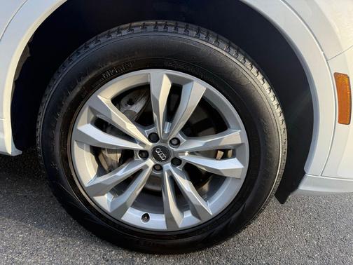 2019 Audi Q7 55 Premium