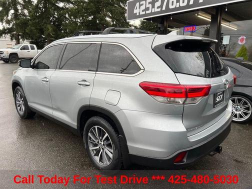 Celestial Silver Metallic 2019 Toyota Highlander XLE