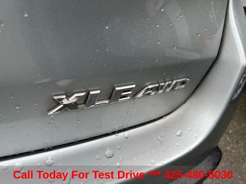 Celestial Silver Metallic 2019 Toyota Highlander XLE