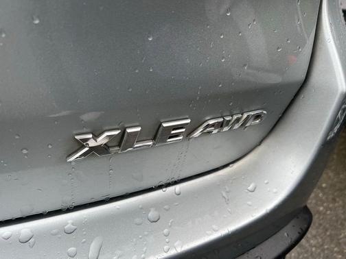 Celestial Silver Metallic 2019 Toyota Highlander XLE