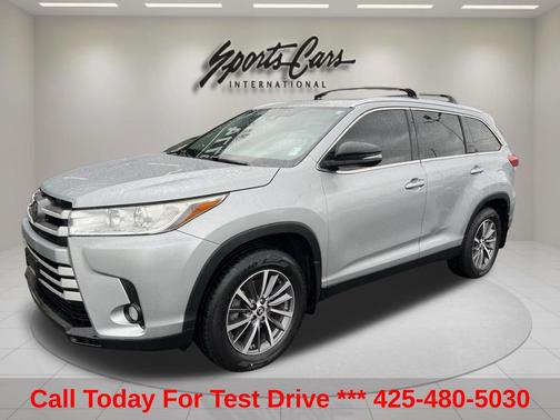 Celestial Silver Metallic 2019 Toyota Highlander XLE