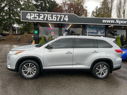 Celestial Silver Metallic 2019 Toyota Highlander XLE