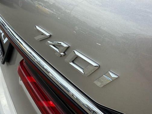 2020 BMW 740 740i
