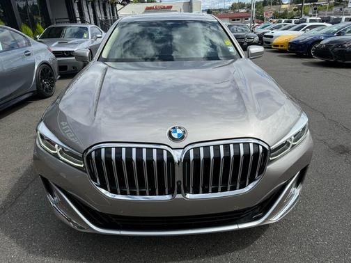 2020 BMW 740 740i