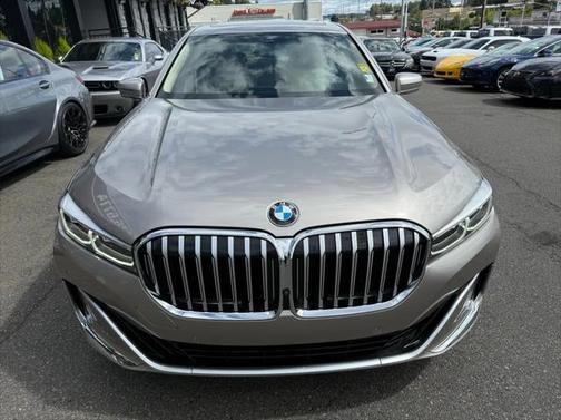 2020 BMW 740 740i