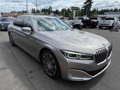 2020 BMW 740 740i