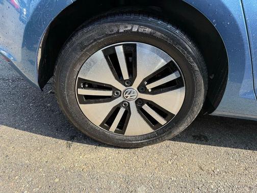 2016 Volkswagen e-Golf SE