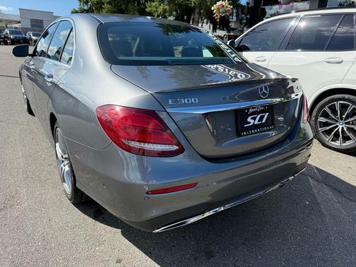 2017 Mercedes-Benz E-Class 4MATIC