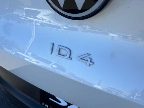 Opal White 2023 Volkswagen ID.4 S