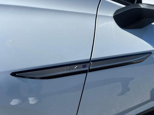 Opal White 2023 Volkswagen ID.4 S