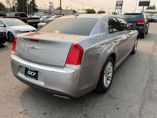 2017 Chrysler 300C Base