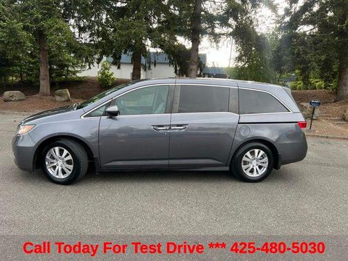 Lunar Silver Metallic 2016 Honda Odyssey SE