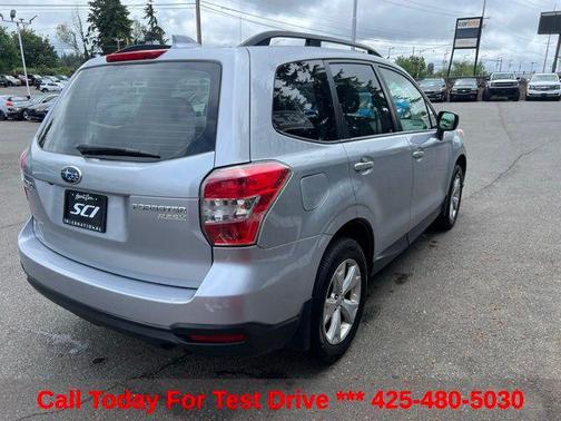 Ice Silver Metallic 2016 Subaru Forester 2.5i