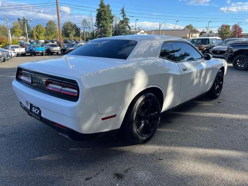 2016 Dodge Challenger SXT