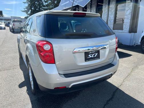 Silver 2015 Chevrolet Equinox LS