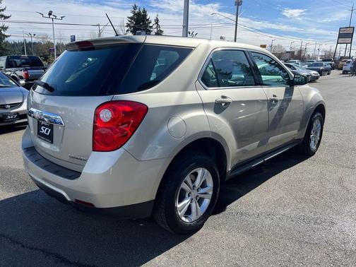 Silver 2015 Chevrolet Equinox LS