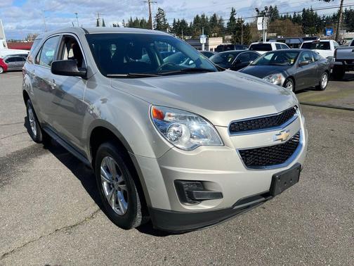 Silver 2015 Chevrolet Equinox LS