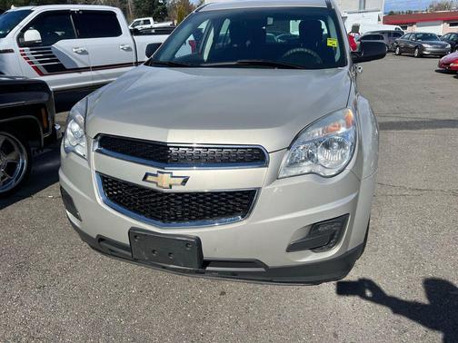 Silver 2015 Chevrolet Equinox LS