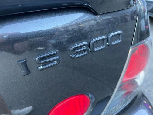 2002 Lexus IS 300 Base