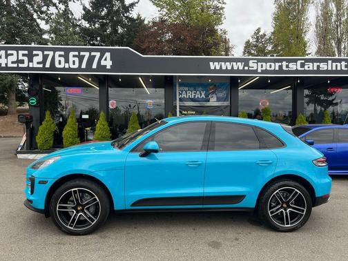 Blue 2021 Porsche Macan Macan
