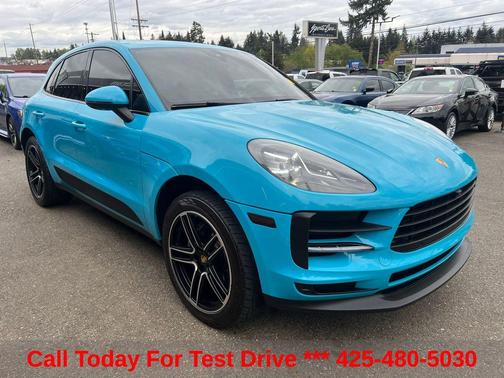 Blue 2021 Porsche Macan Macan
