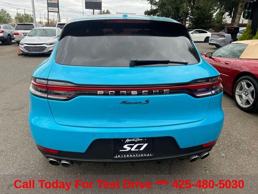Blue 2021 Porsche Macan Macan