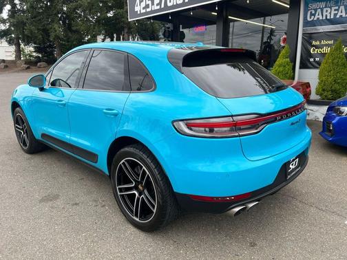 Blue 2021 Porsche Macan Macan