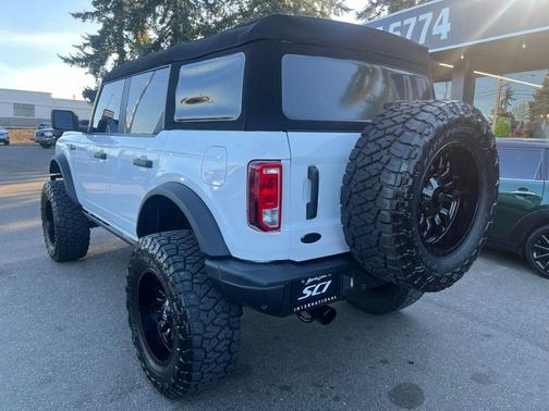 Oxford White 2023 Ford Bronco Black Diamond