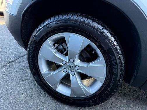 2022 Volvo XC40 T5 Momentum