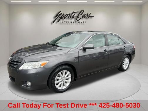 Magnetic Gray Metallic 2011 Toyota Camry XLE