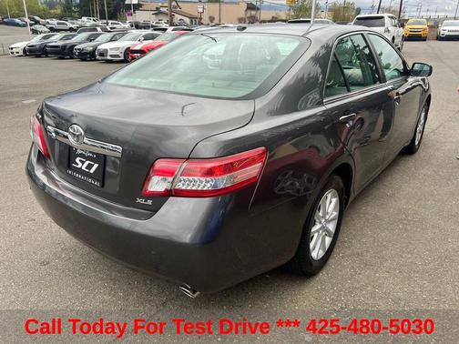 Magnetic Gray Metallic 2011 Toyota Camry XLE