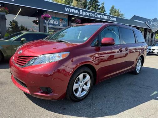 2016 Toyota Sienna LE