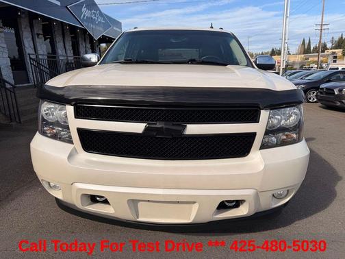 White Diamond Tricoat 2013 Chevrolet Avalanche LTZ