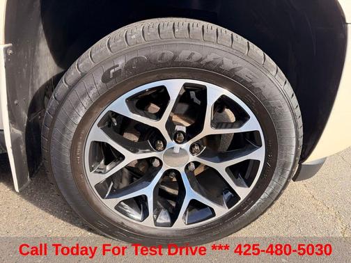 White Diamond Tricoat 2013 Chevrolet Avalanche LTZ