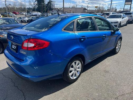 Blue Flame Metallic 2011 Ford Fiesta SE