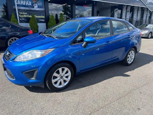 Blue Flame Metallic 2011 Ford Fiesta SE