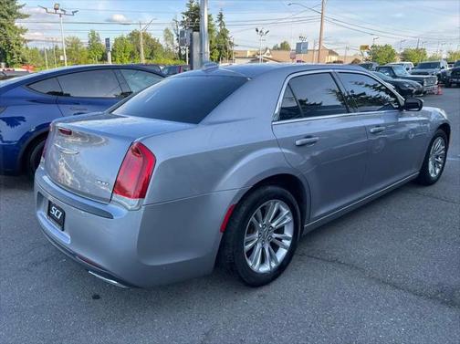 2018 Chrysler 300 Touring