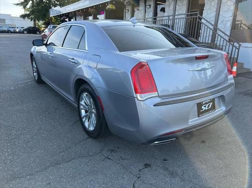 2018 Chrysler 300 Touring