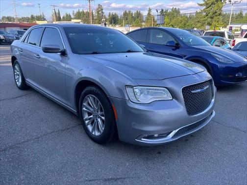 2018 Chrysler 300 Touring