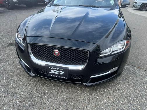 2016 Jaguar XJ XJ R-Sport