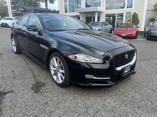2016 Jaguar XJ XJ R-Sport