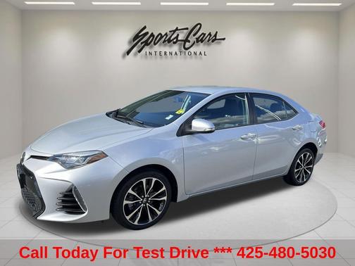 Classic Silver Metallic 2017 Toyota Corolla SE
