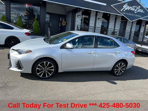 Classic Silver Metallic 2017 Toyota Corolla SE