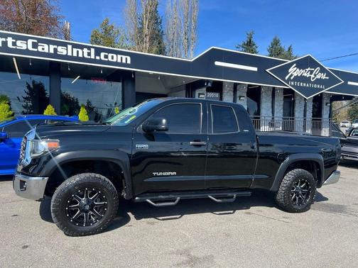 Midnight Black Metallic 2018 Toyota Tundra SR5